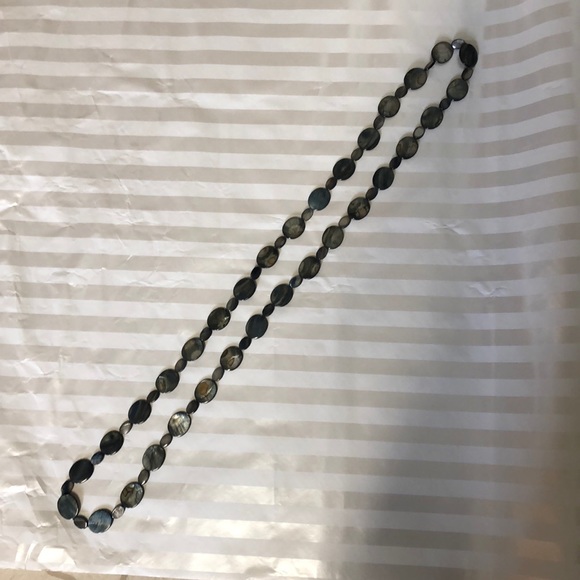 Artisan Black Mother of Pearl necklace Jess David - Picture 4 of 8